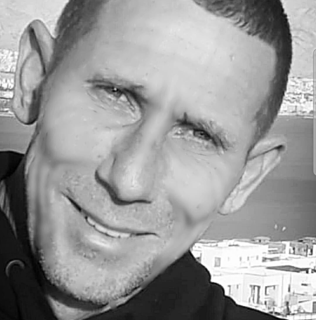 צביקה פיטרו - טברנה יוונית  חיפה