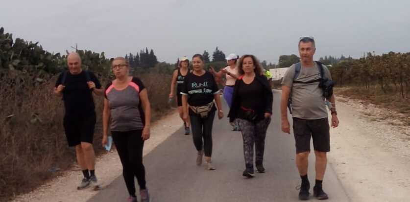 קבוצת הליכה ברחובות ברביעי